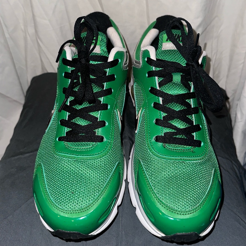 Men’s Nike Agitate 2 Size 13